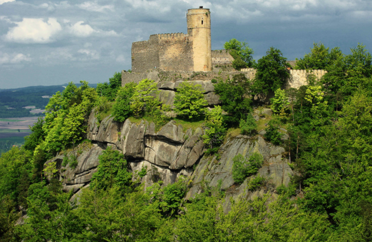 chojnik_castle